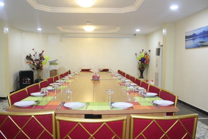 Ballroom/Hall 54 of 55