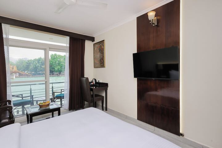 Room 8 of 48