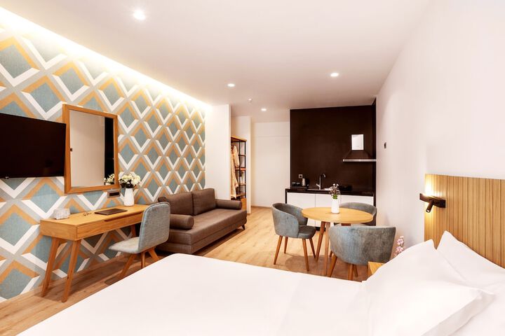 Room 72 of 84