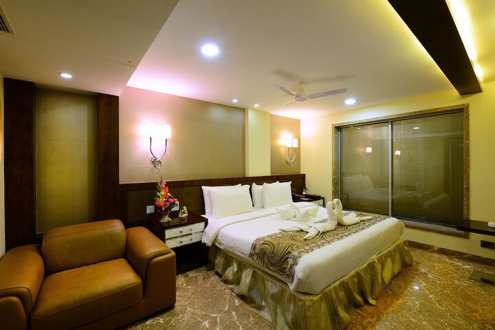 Room 13 of 45