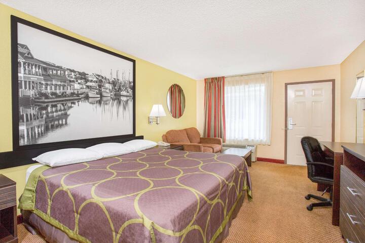 1 King Bed (10 of 12)