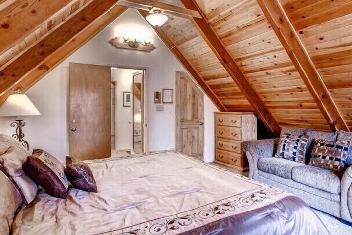 Room 6 of 20