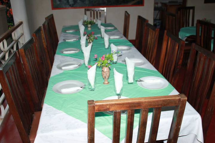 Dining 19 of 57