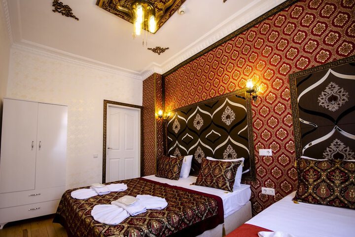 Room 12 of 35