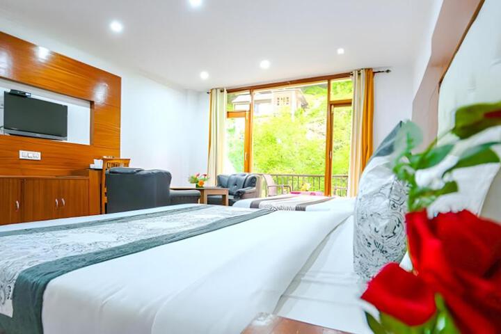 HOTEL The HIMALAYAN ALPINE RESORT MANALI -