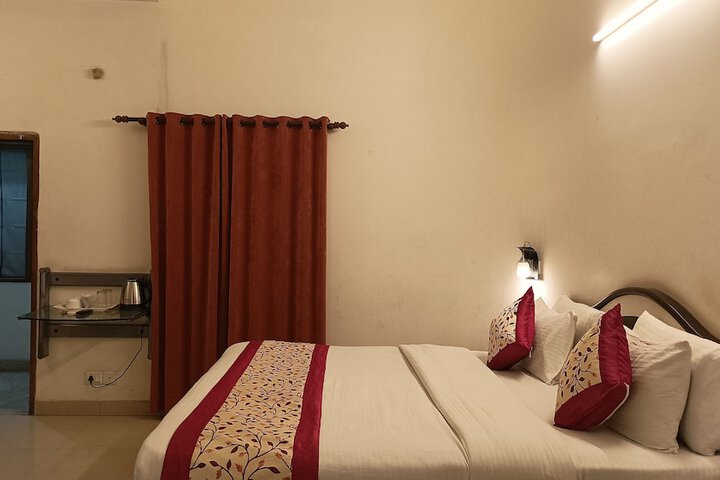 Room 16 of 40