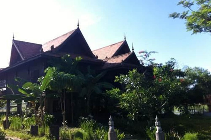 Bong Thom Home Stay