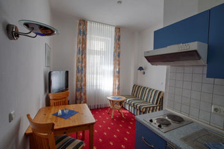 Room 9 of 15