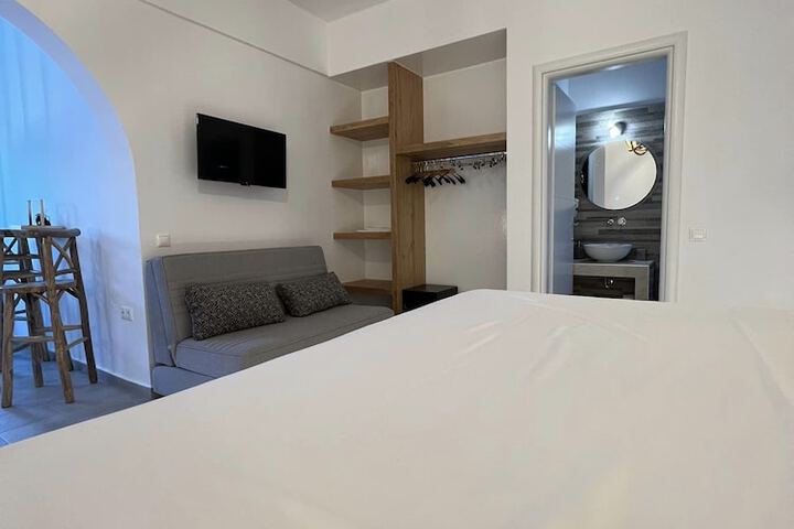 Room 3 of 121