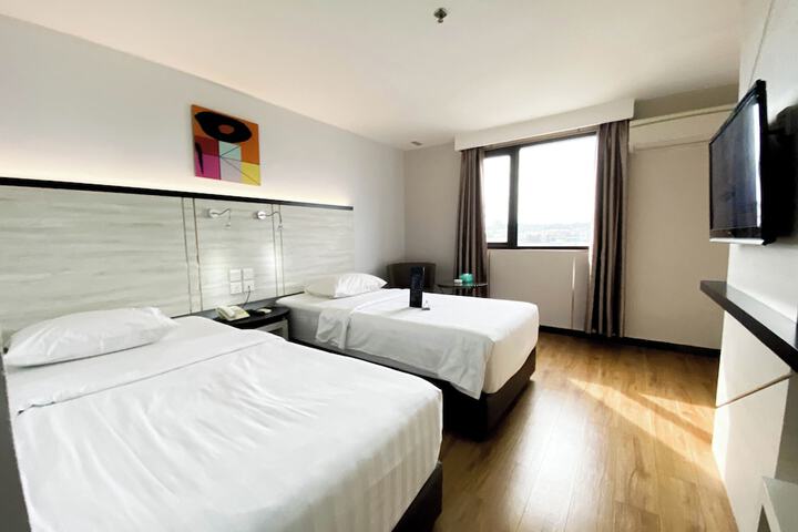 Room 27 of 63