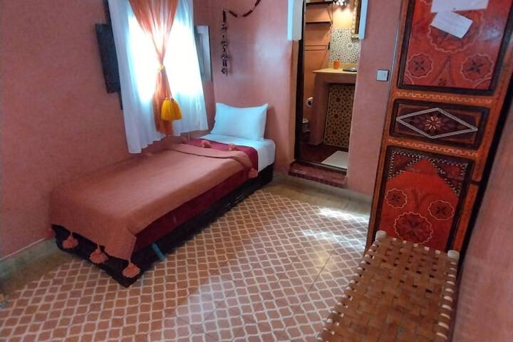 Room 6 of 36