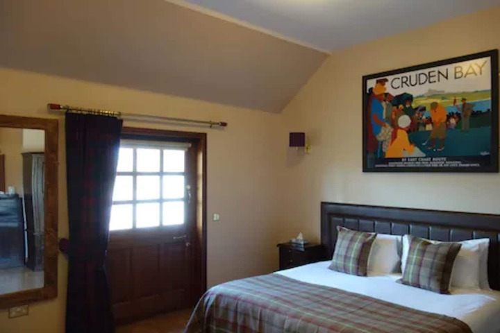 Room 5 of 40
