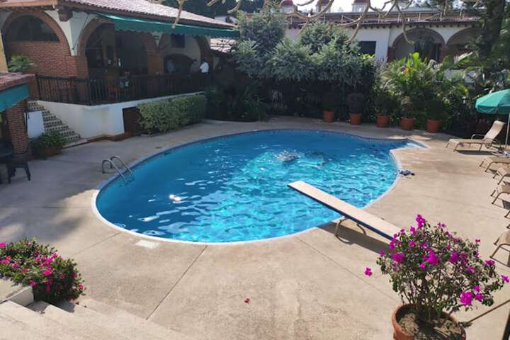 Pool 33 of 68