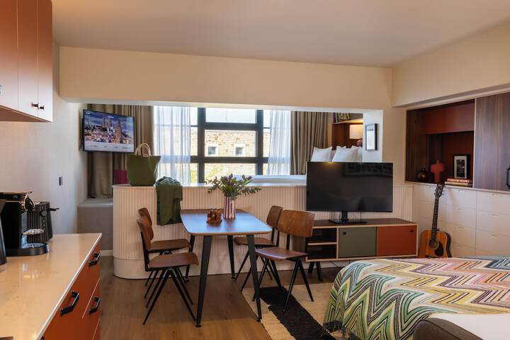 Room 162 of 203
