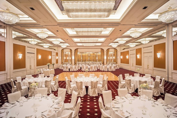 Ballroom/Hall 75 of 96