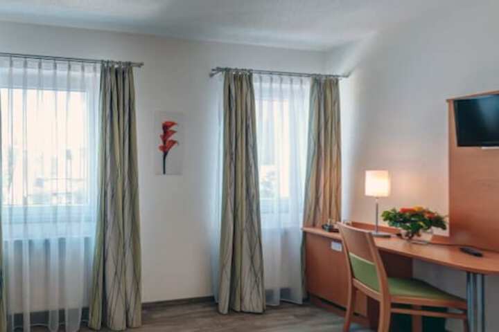 Room 15 of 21