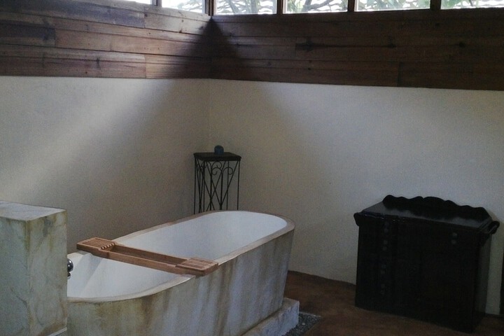 Room 35 of 63