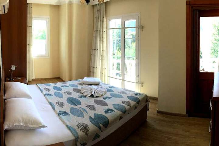 Room 6 of 23