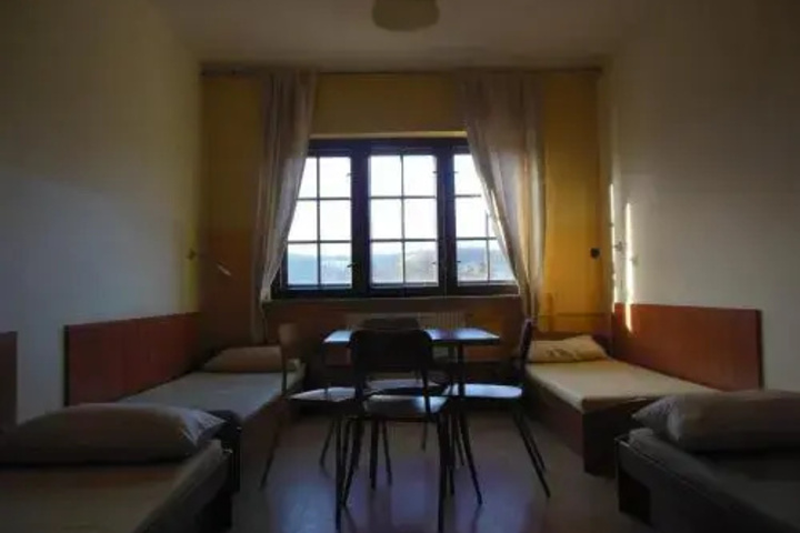 Room 3 of 18