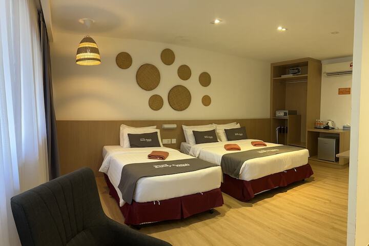 Room 14 of 36
