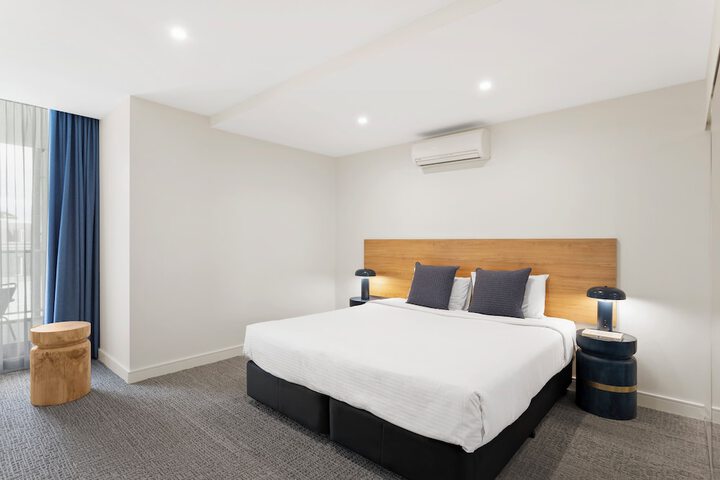 Room 5 of 19