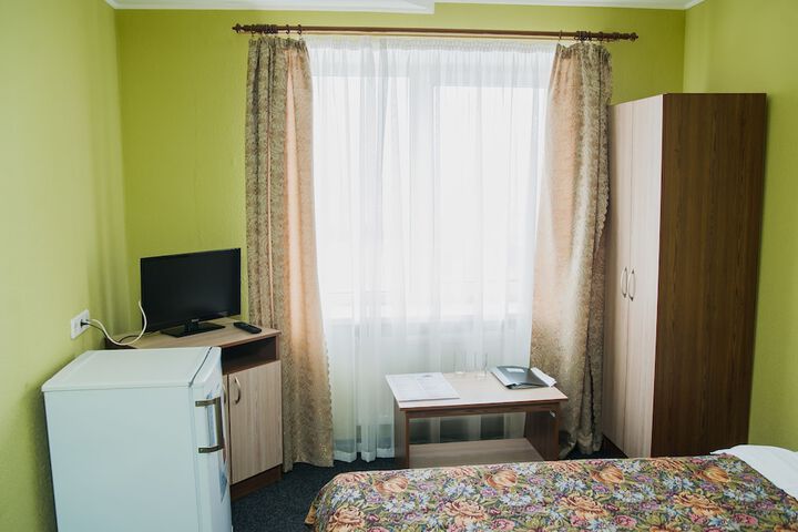 Room 11 of 28