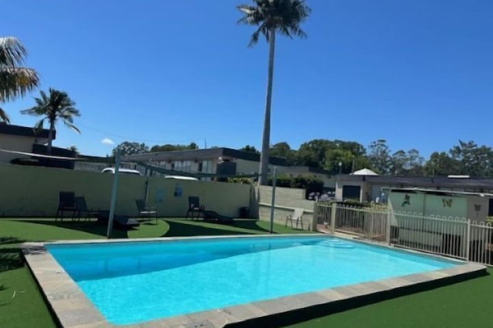Pool 16 of 27