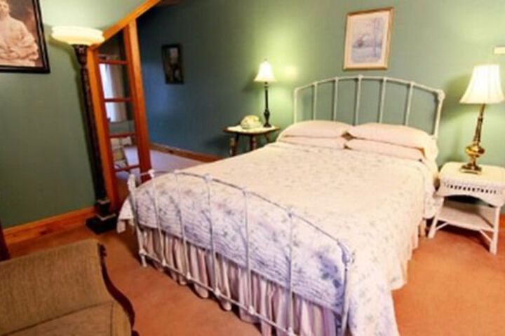Room 4 of 99
