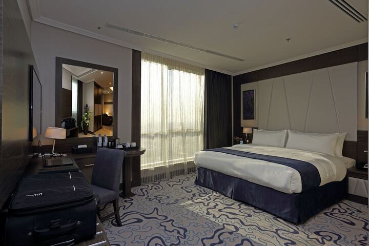 Room 20 of 77