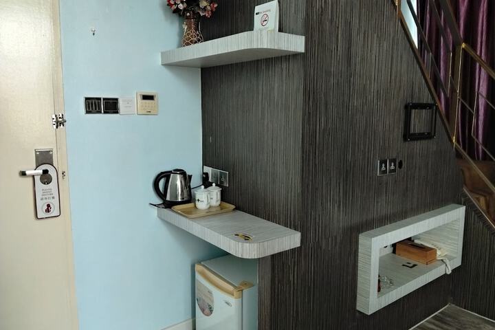 Room 10 of 66