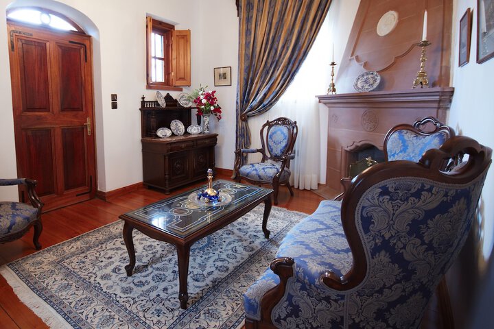 Room 4 of 79