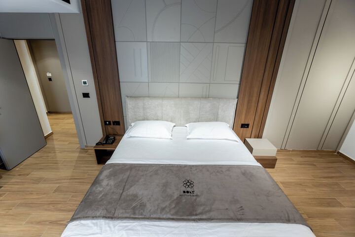 Room 16 of 114