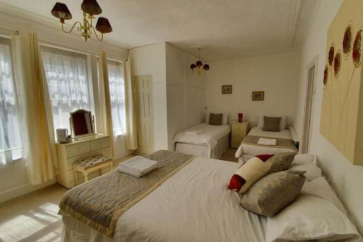 Room 14 of 40