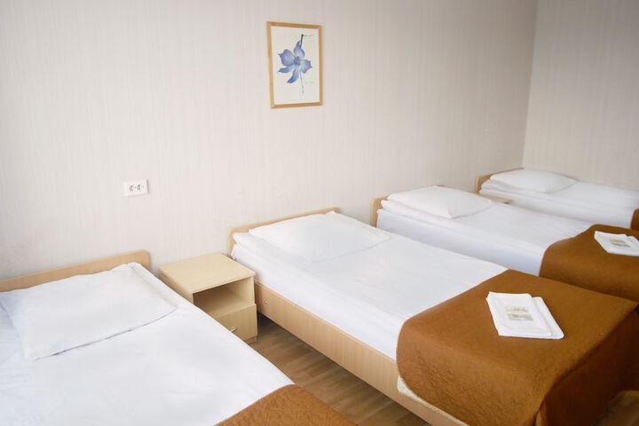 Room 3 of 49