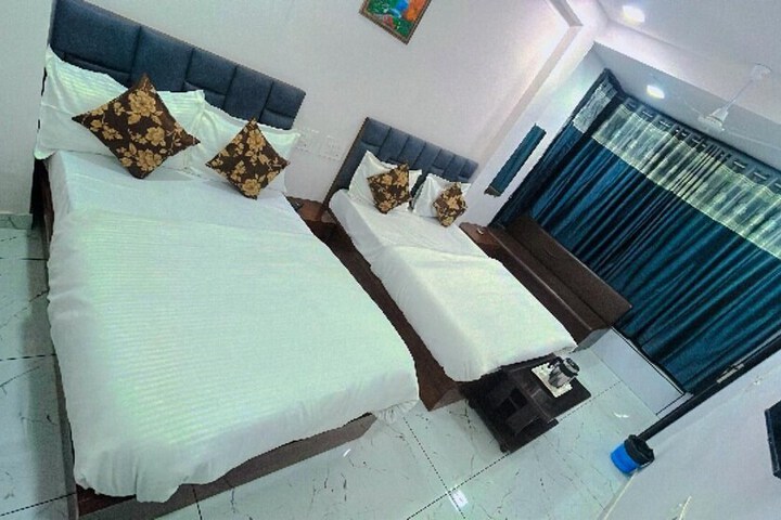Room 10 of 24