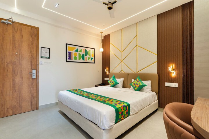 Room 17 of 38
