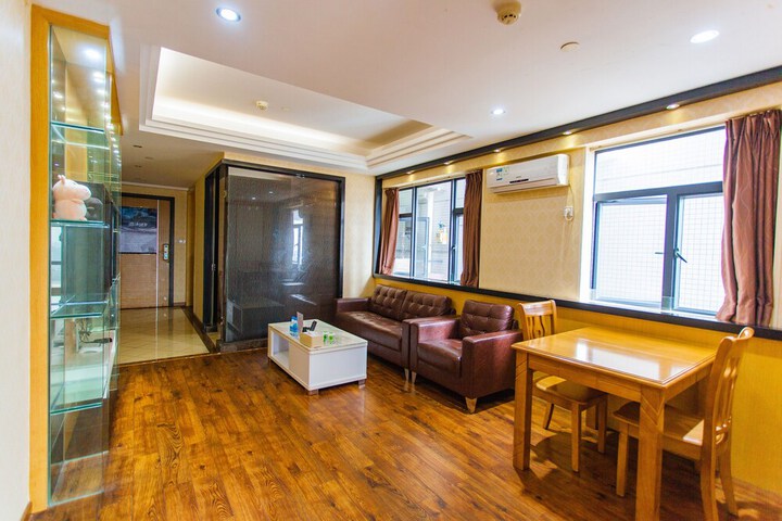 Room 7 of 31