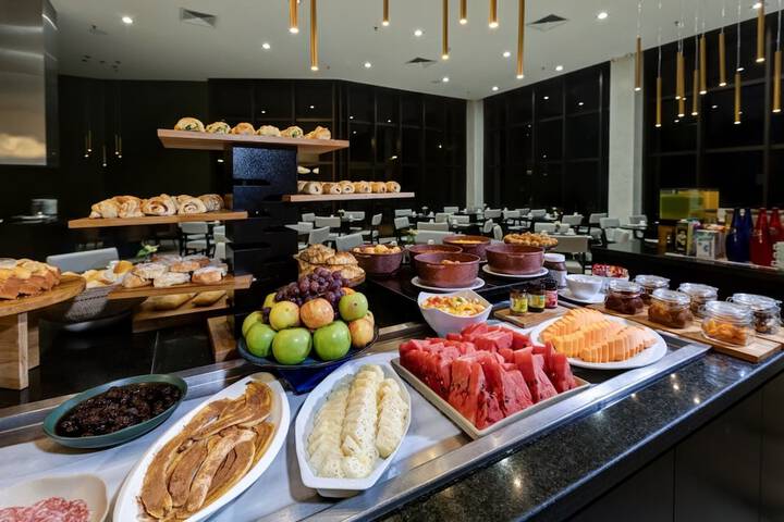 Breakfast/Coffee Service 98 of 108