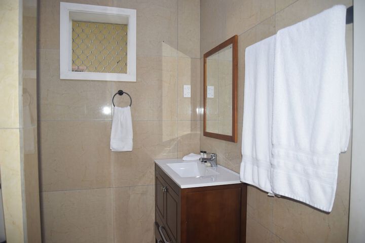 Room 25 of 48