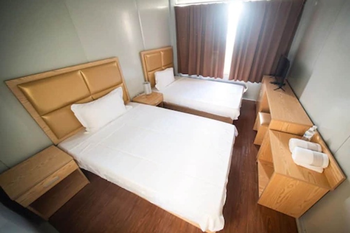Room 5 of 24