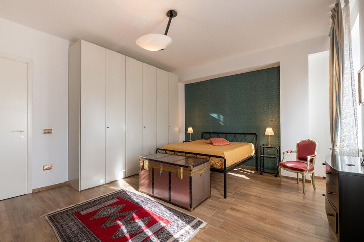 Room 8 of 40