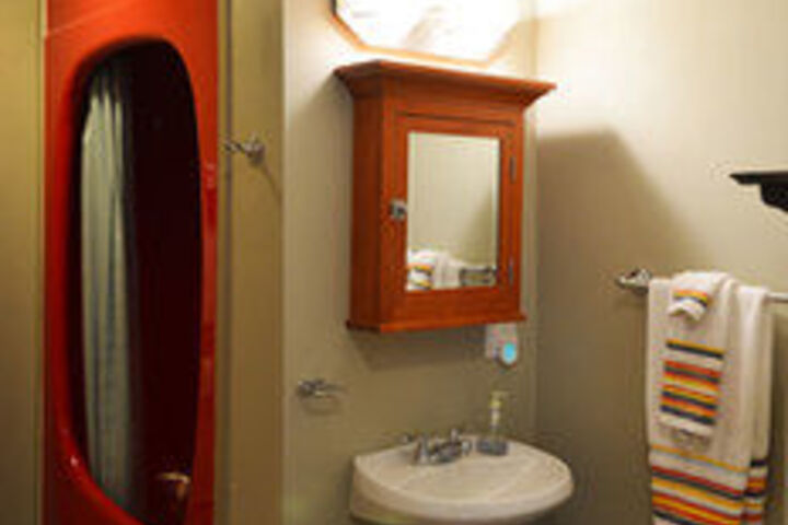 Room 5 of 17