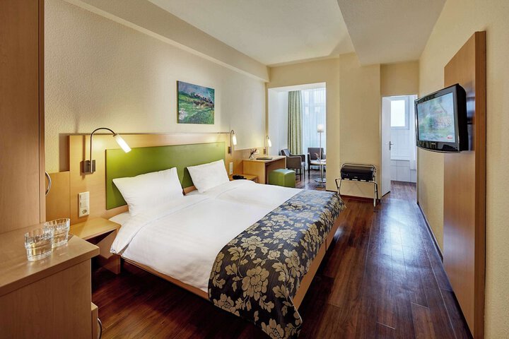 Room 5 of 22