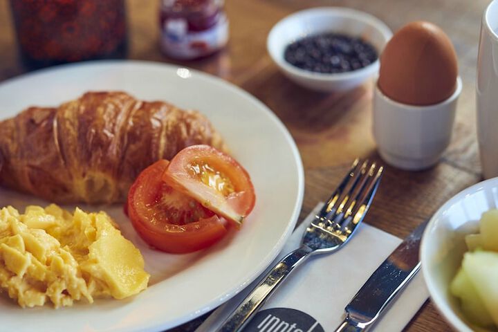 Breakfast/Coffee Service 32 of 42