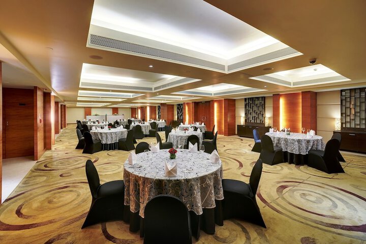 Ballroom/Hall 44 of 48
