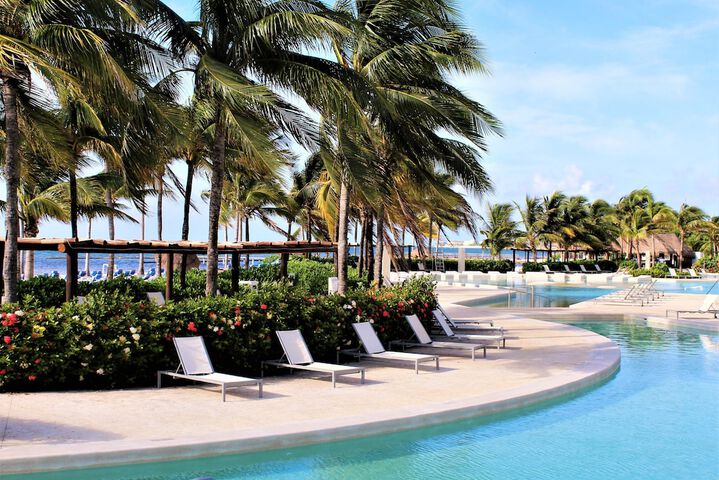 Pool Hotel