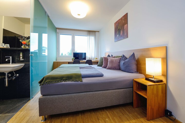 Room 3 of 25