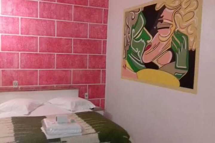 Room 3 of 6