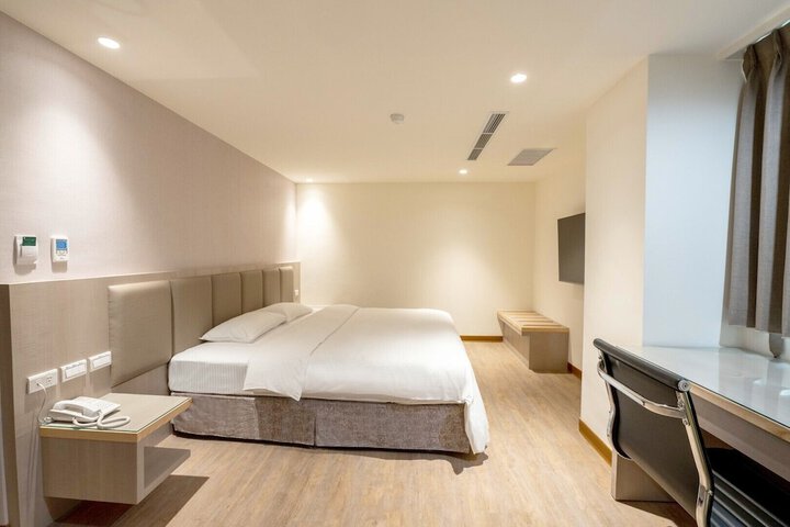 Room 41 of 128