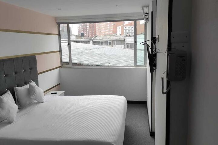 Room 2 of 8